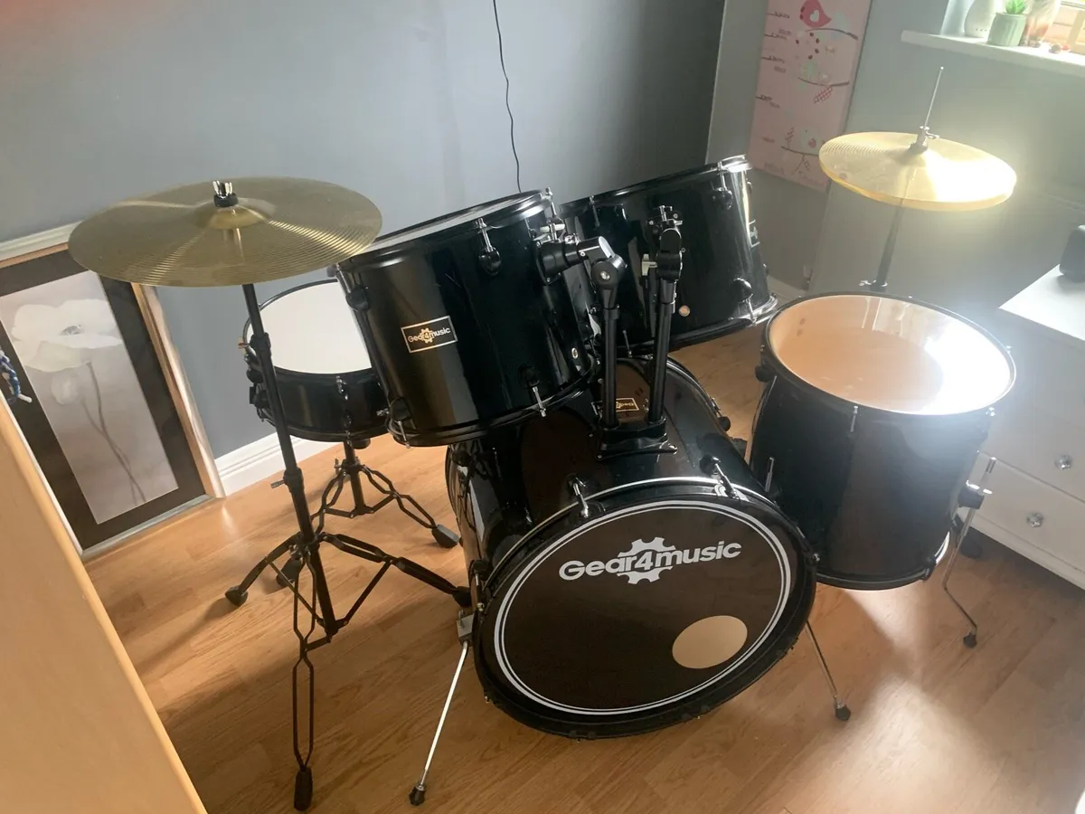 Drum kit - Image 1