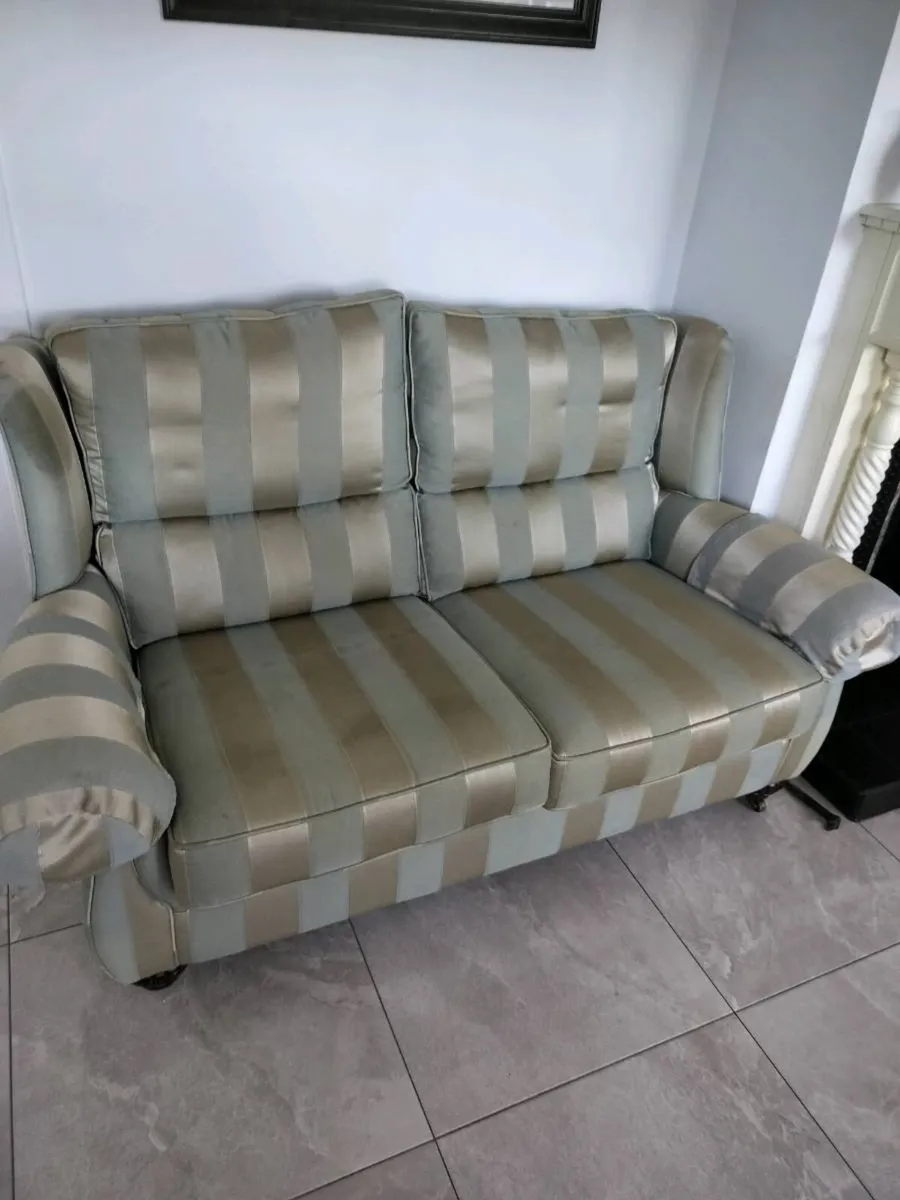 2 seater couch - Image 2