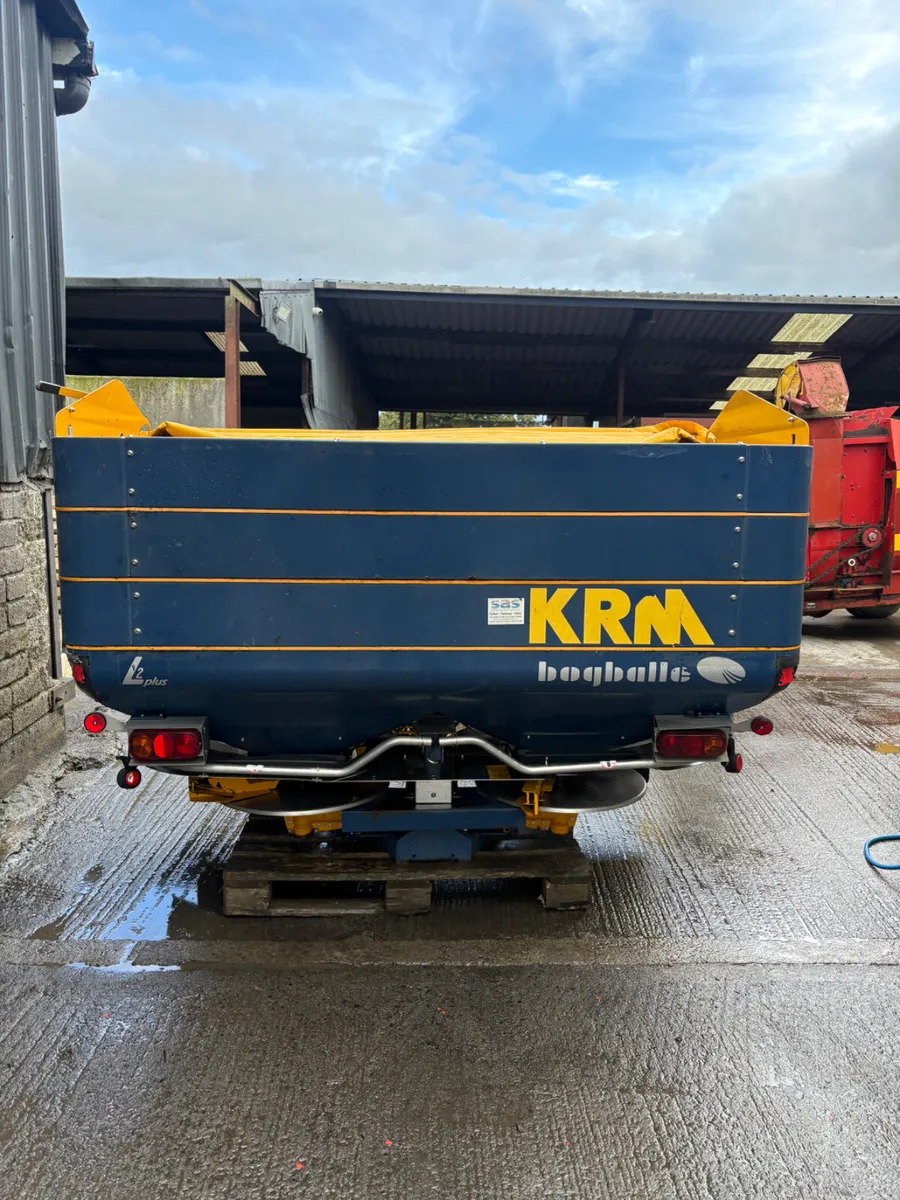 Bogbelle Fertiliser Spreader - Image 3