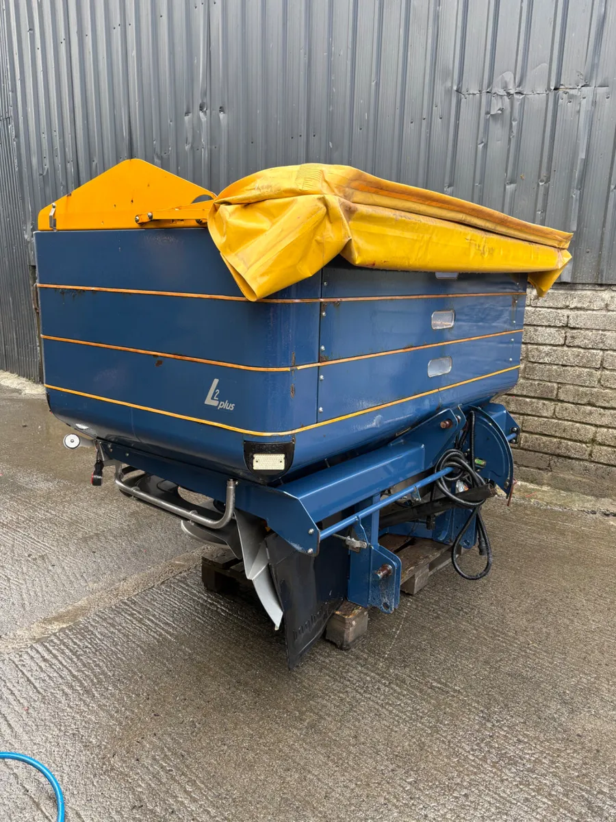 Bogbelle Fertiliser Spreader - Image 2