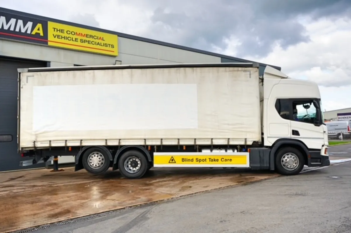 2021 SCANIA P320 6X2 HI-ROOF SLEEPER  CURTAINSIDER - Image 4