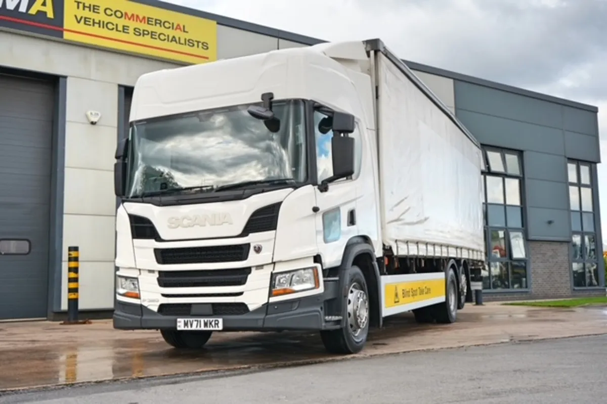 2021 SCANIA P320 6X2 HI-ROOF SLEEPER  CURTAINSIDER - Image 3