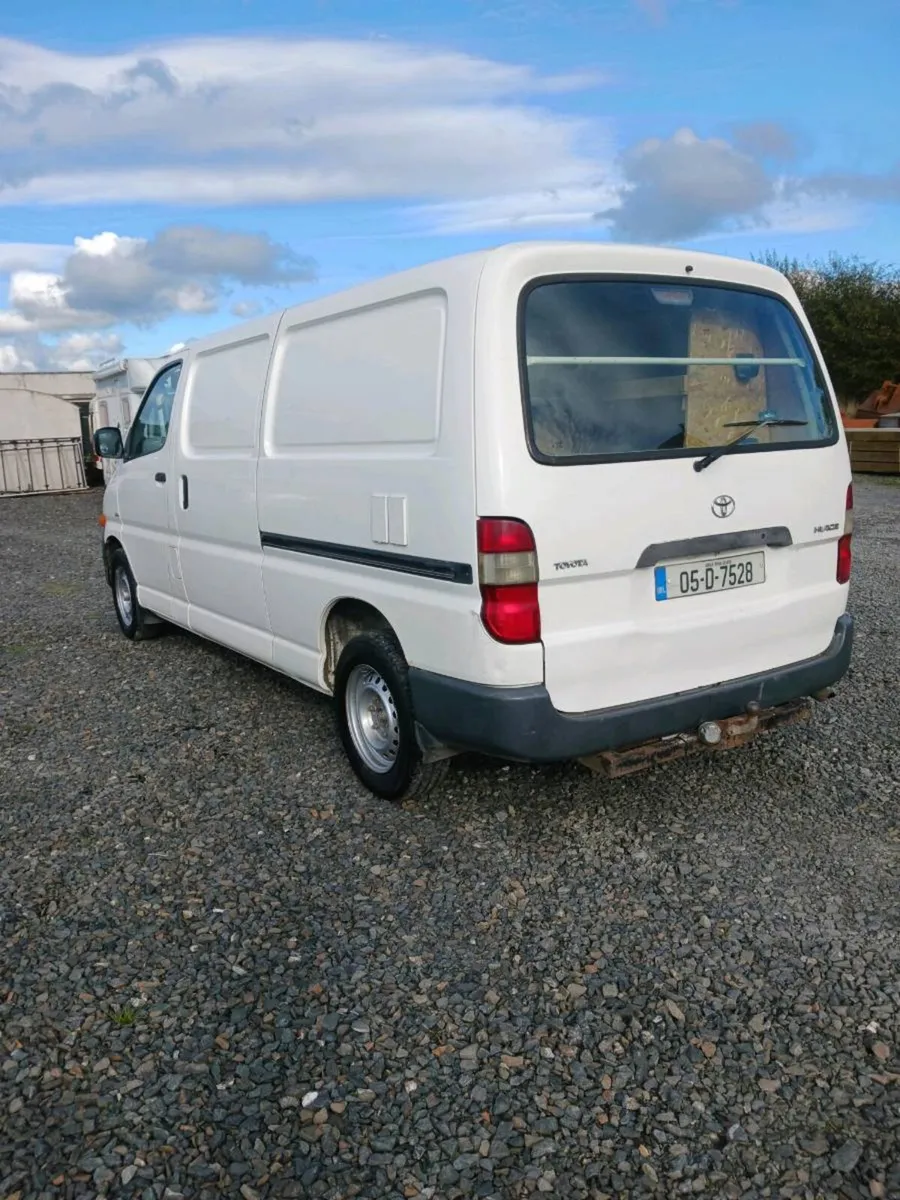 2005 toyota hiace , tested 30/07/2027, 3200 euro - Image 3