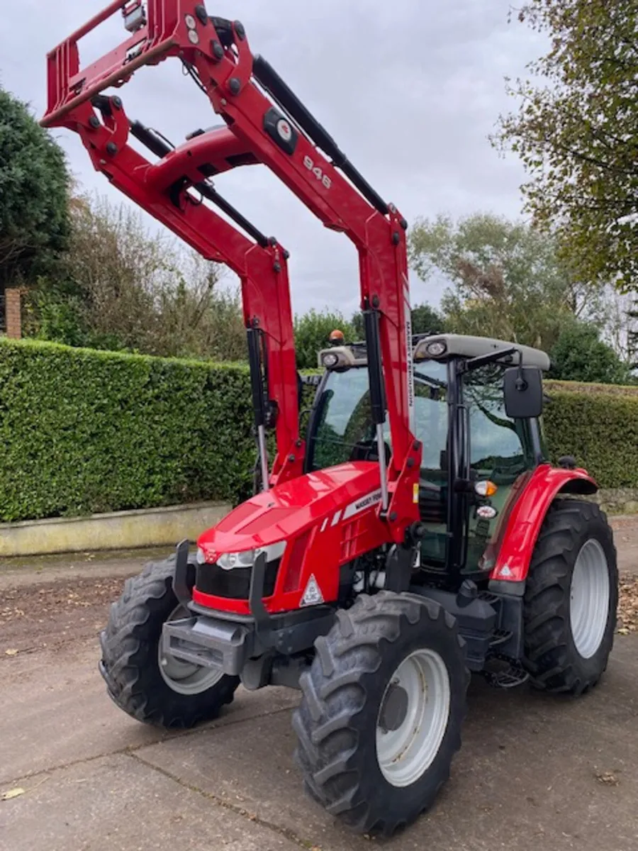 2014 Massey Ferguson 5610 Dyna-4 c/w 946 Loader - Image 1