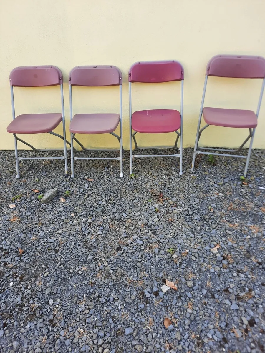 Foldable chairs - Image 1