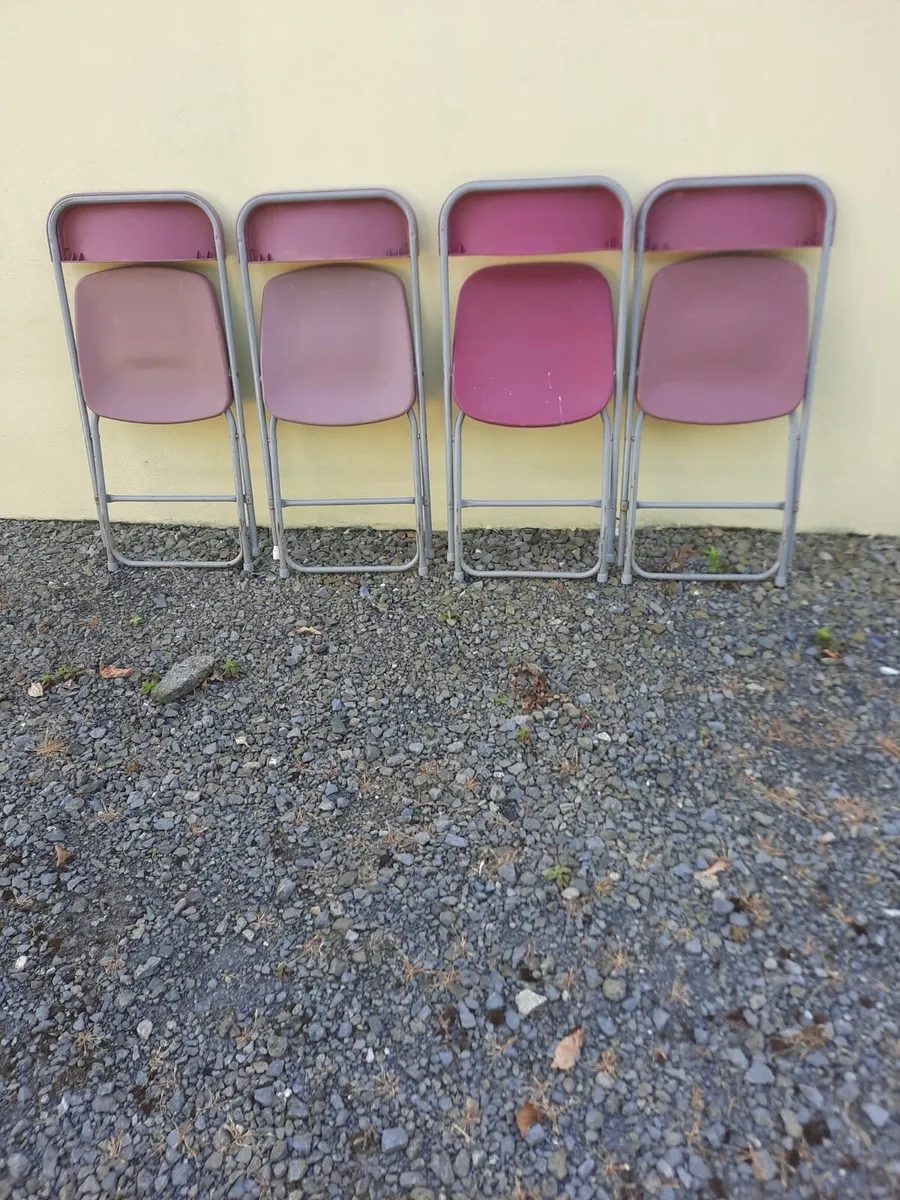 Foldable chairs - Image 3
