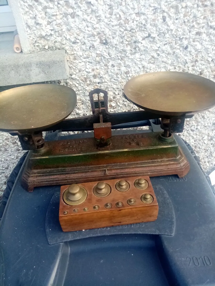 Vintage Weighing Scales - Image 3