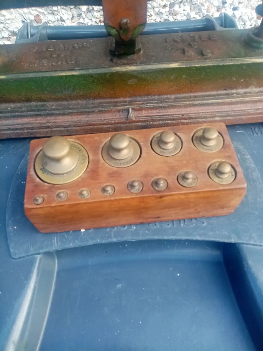 Vintage Weighing Scales - Image 4
