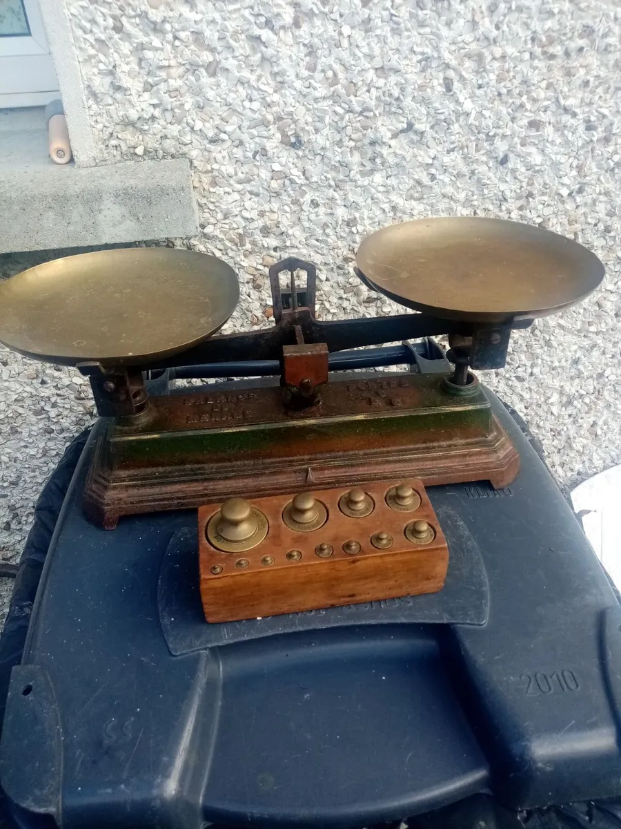 Vintage Weighing Scales - Image 1