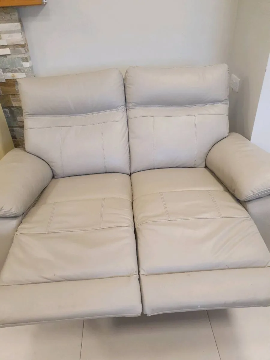 2 seater leather recliner - Image 2