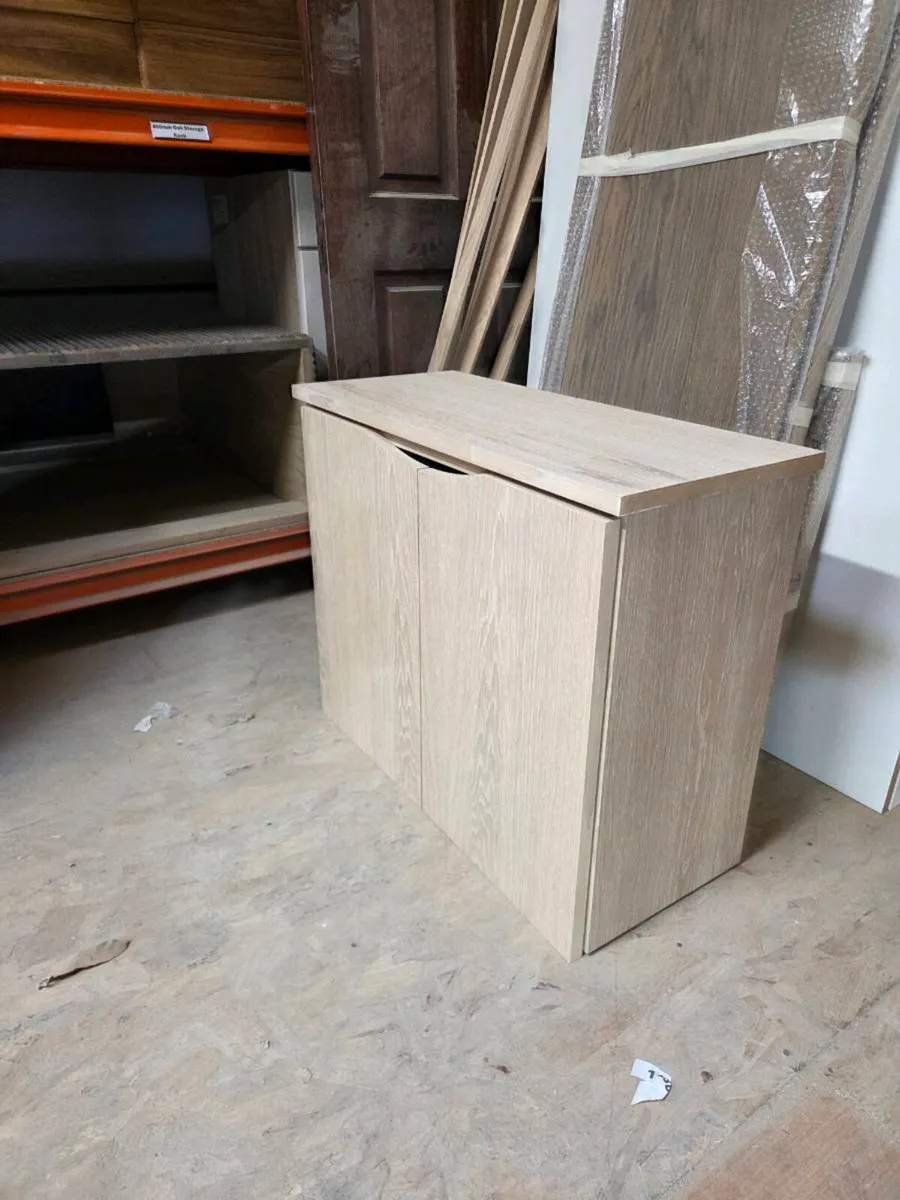 Floating cabinet - Image 2
