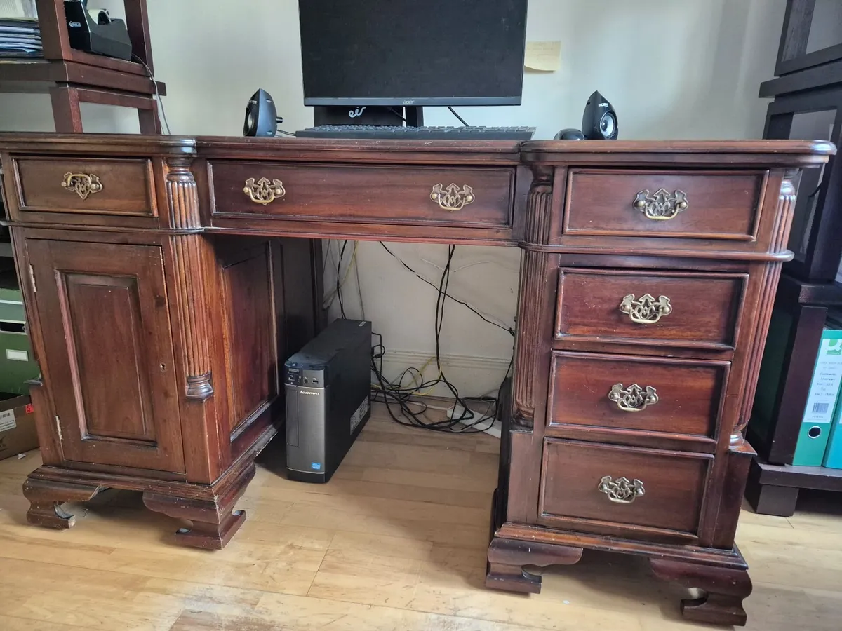 Partners Desk - Image 2