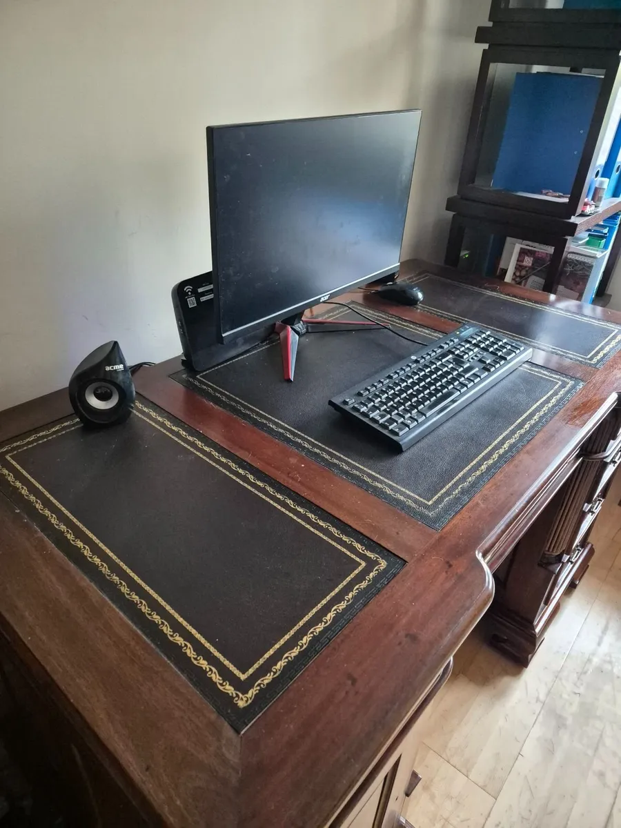 Partners Desk - Image 3