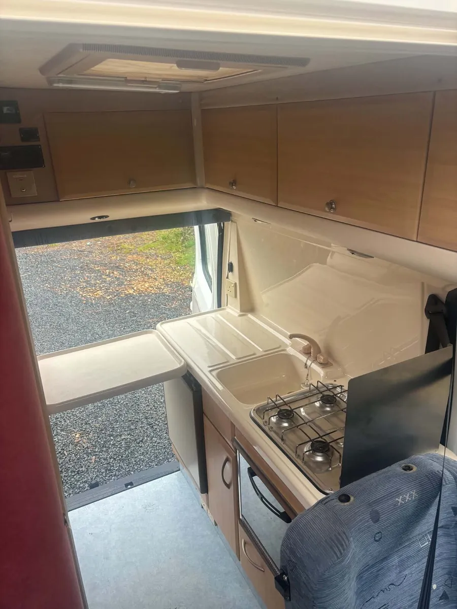 Citroen relay campervan - Image 4