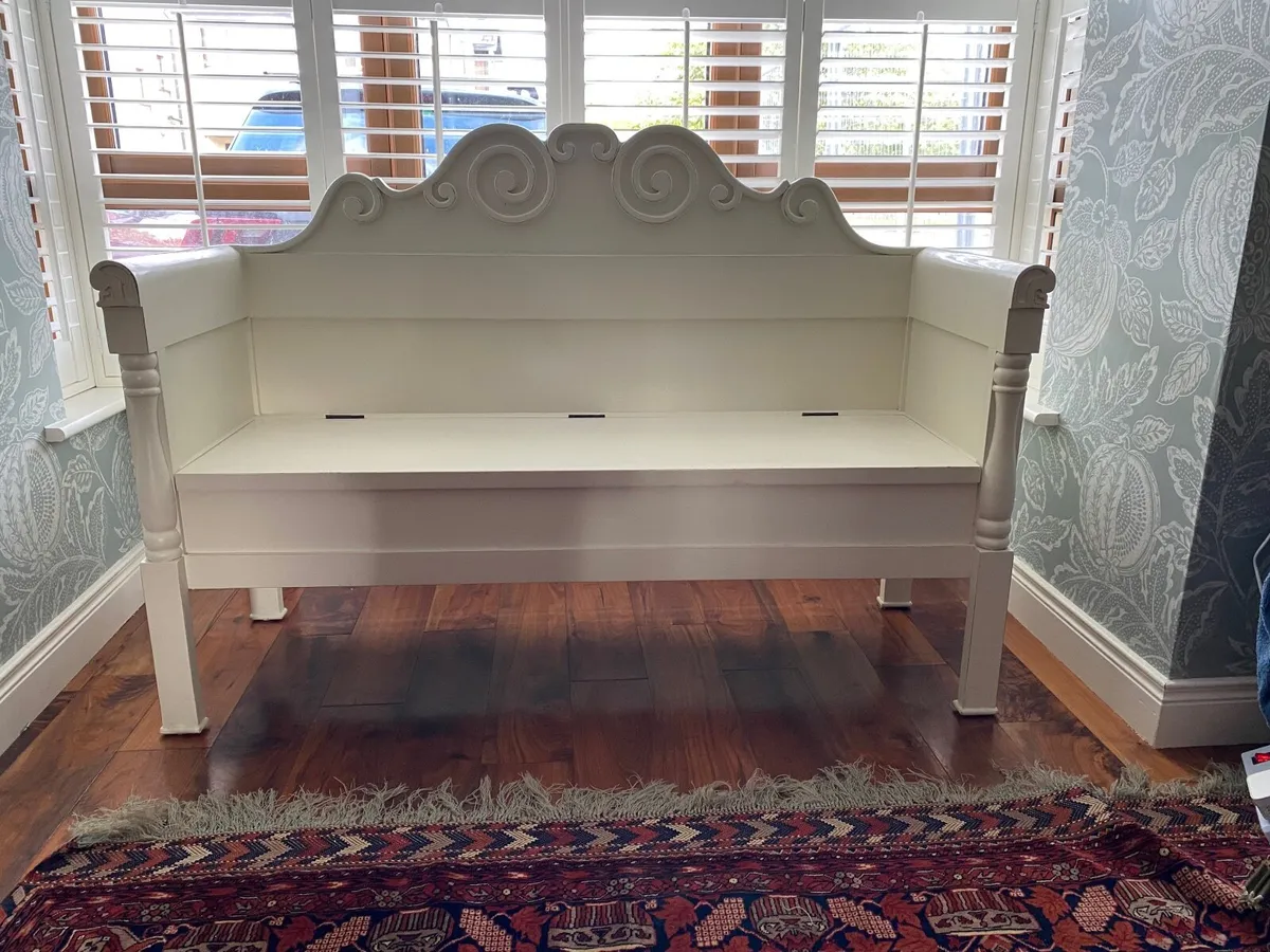 Beautiful Wooden Storage Bench - Image 1