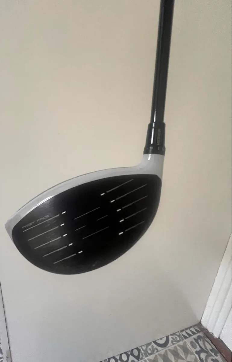 Taylormade SIM 2 driver - Image 1