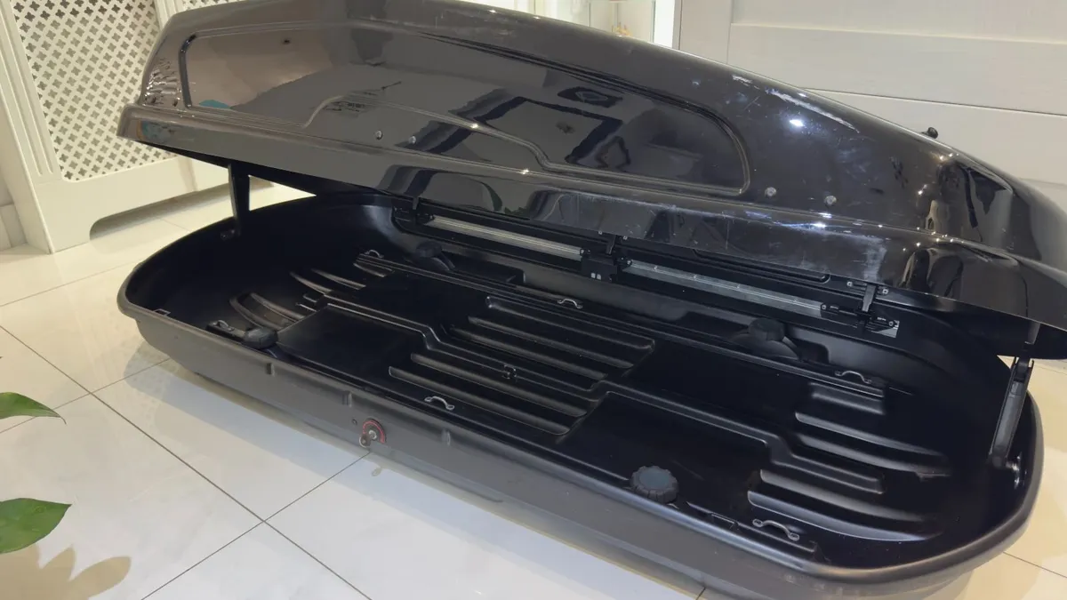 Halfords Advanced 470L Roof Box + Roof Bars €350 - Image 2