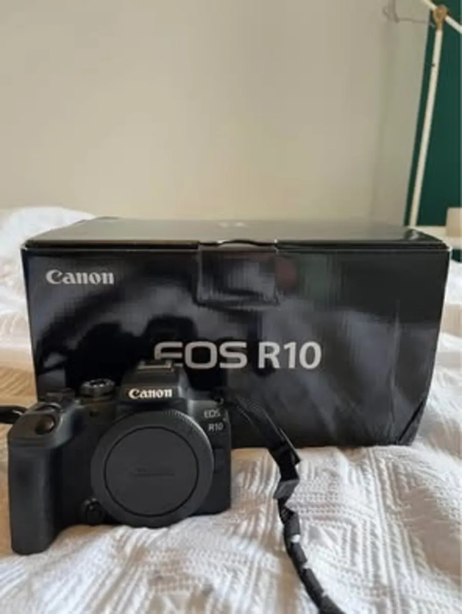 Canon camera and lenses - Image 1