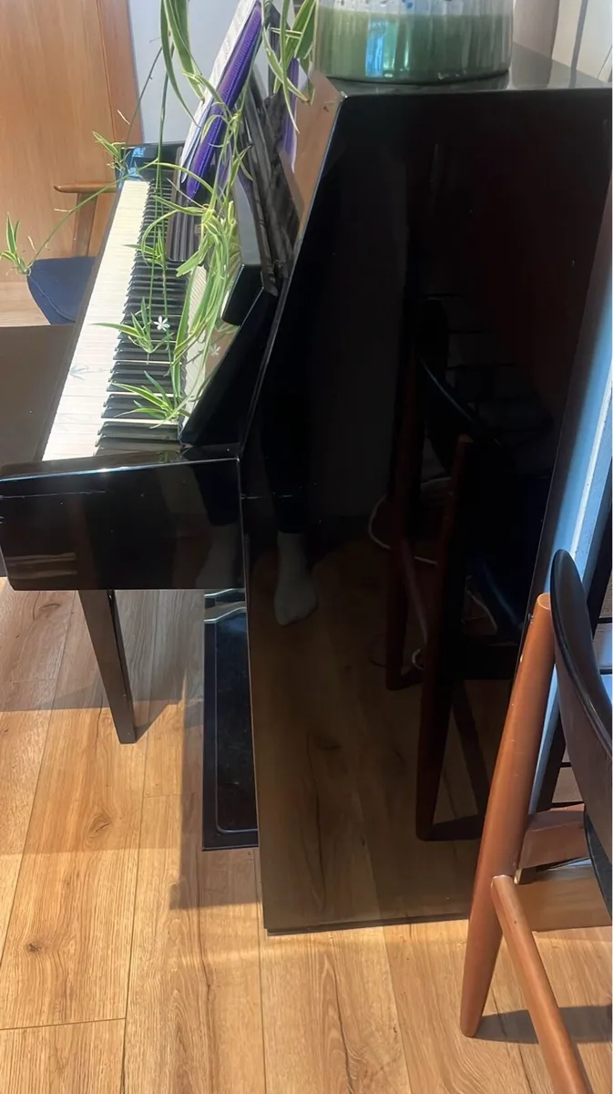 Beautiful Yamaha C-109 Upright Piano - Image 2