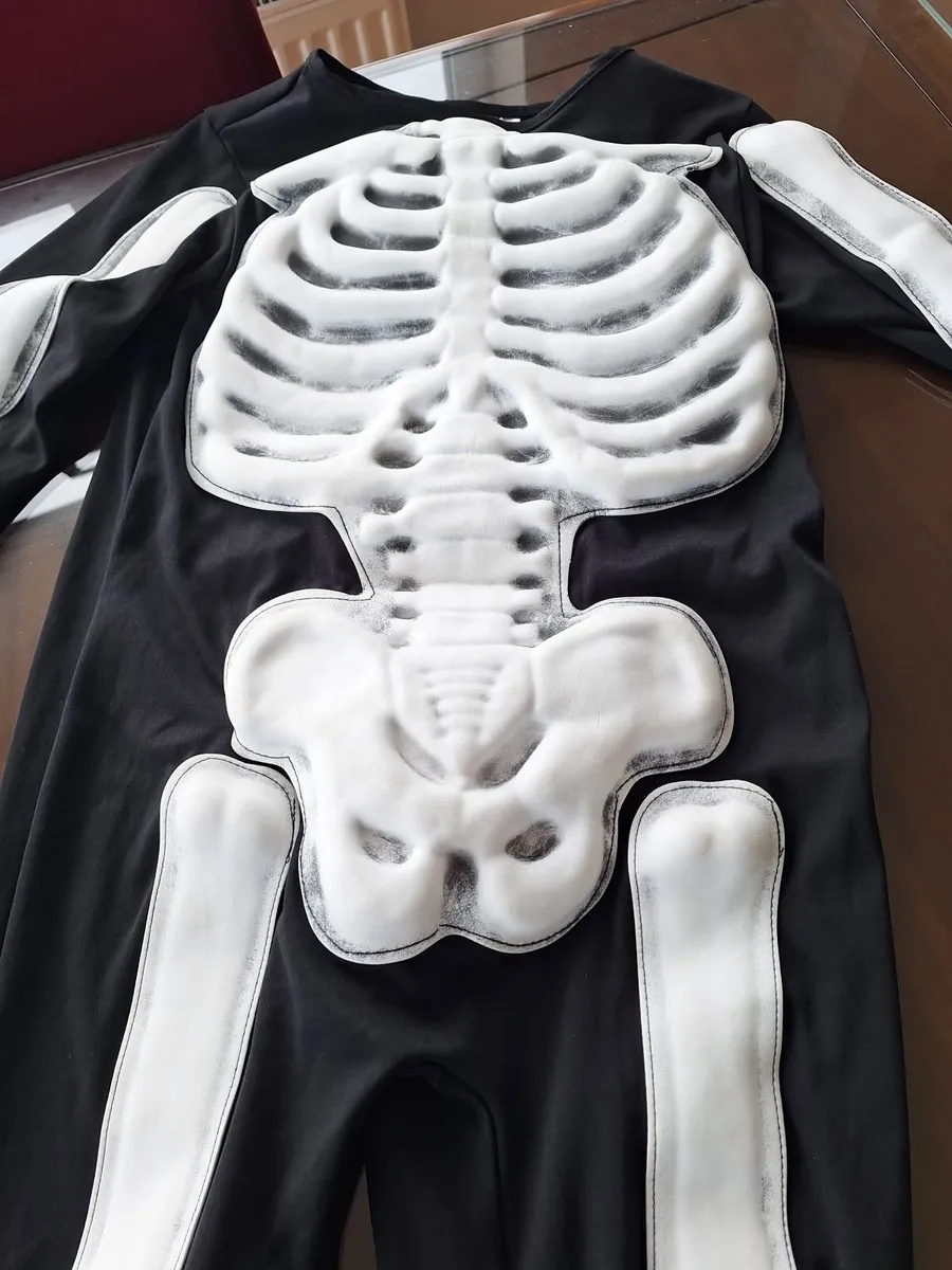 Skeleton costume 6-7 yrs - Image 4