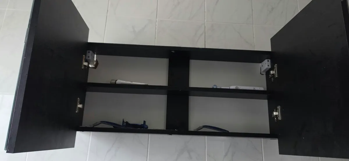 Bathroom wall cabinet - Image 1