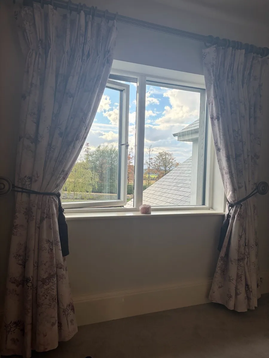 Curtains, Tie Backs & Poles - Image 1