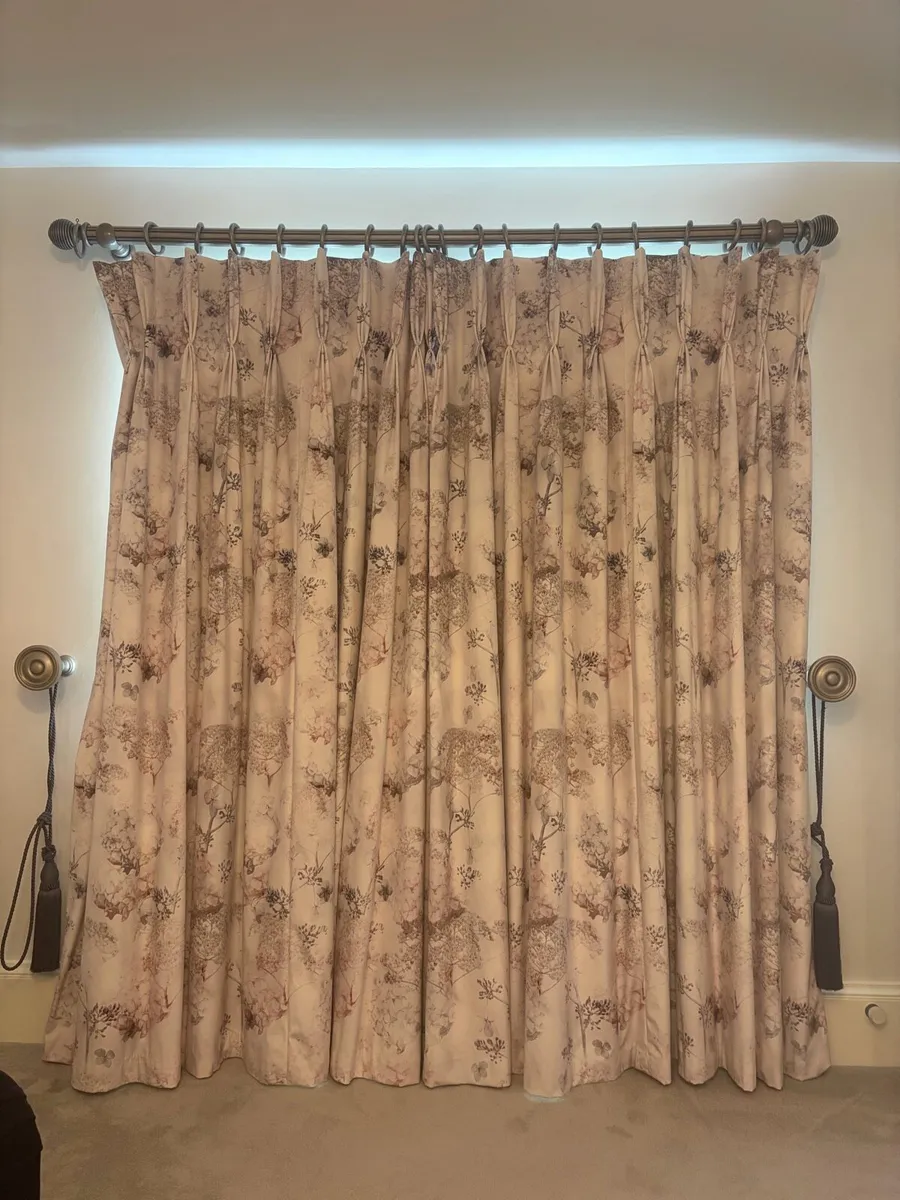 Curtains, Tie Backs & Poles - Image 2