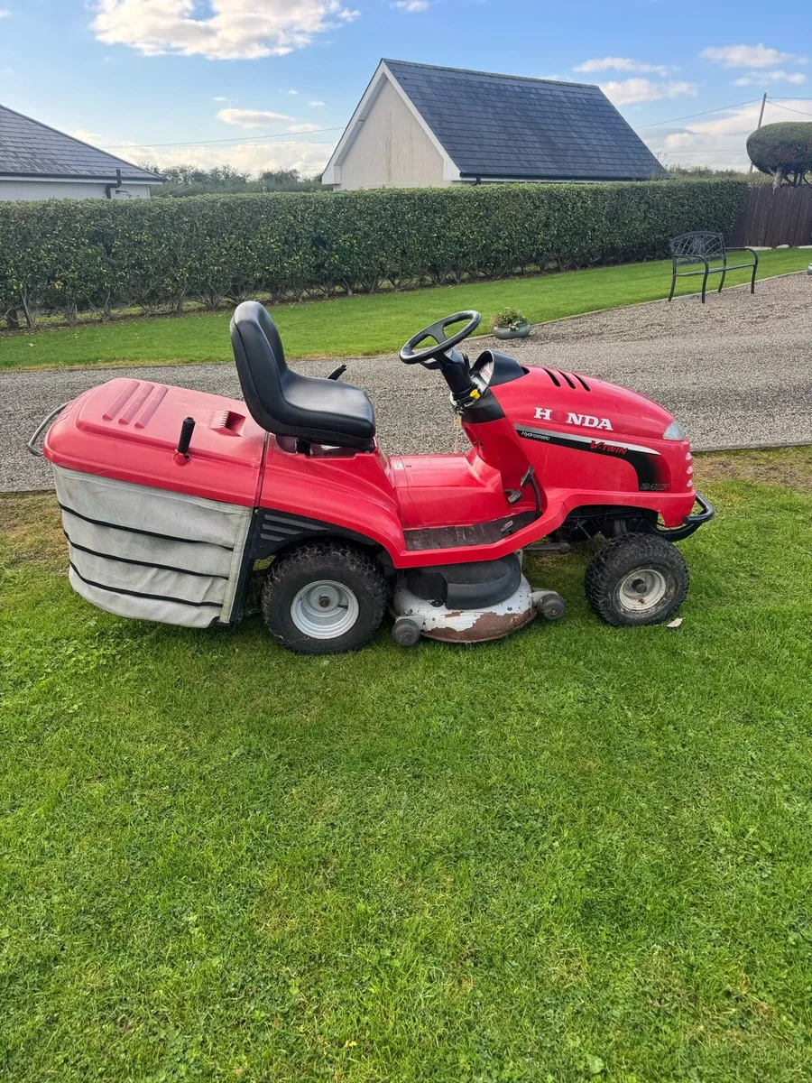 Ride on mower - Image 1