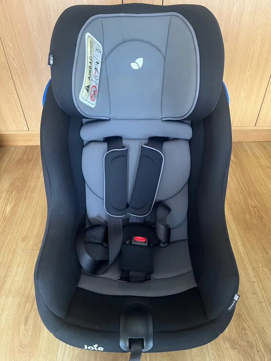 Joie car seat with infant inserts: Pristine Cond - Image 2