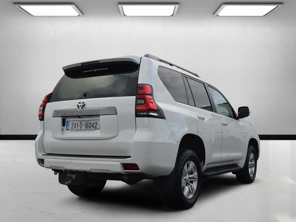 Toyota Land Cruiser 2024 LWB AUTO COMMERCIAL - Image 4