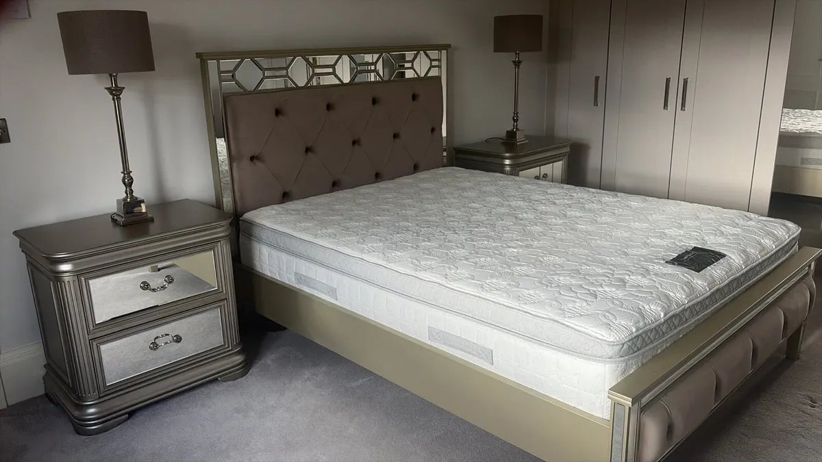 5’ Bed and Matching Lockers