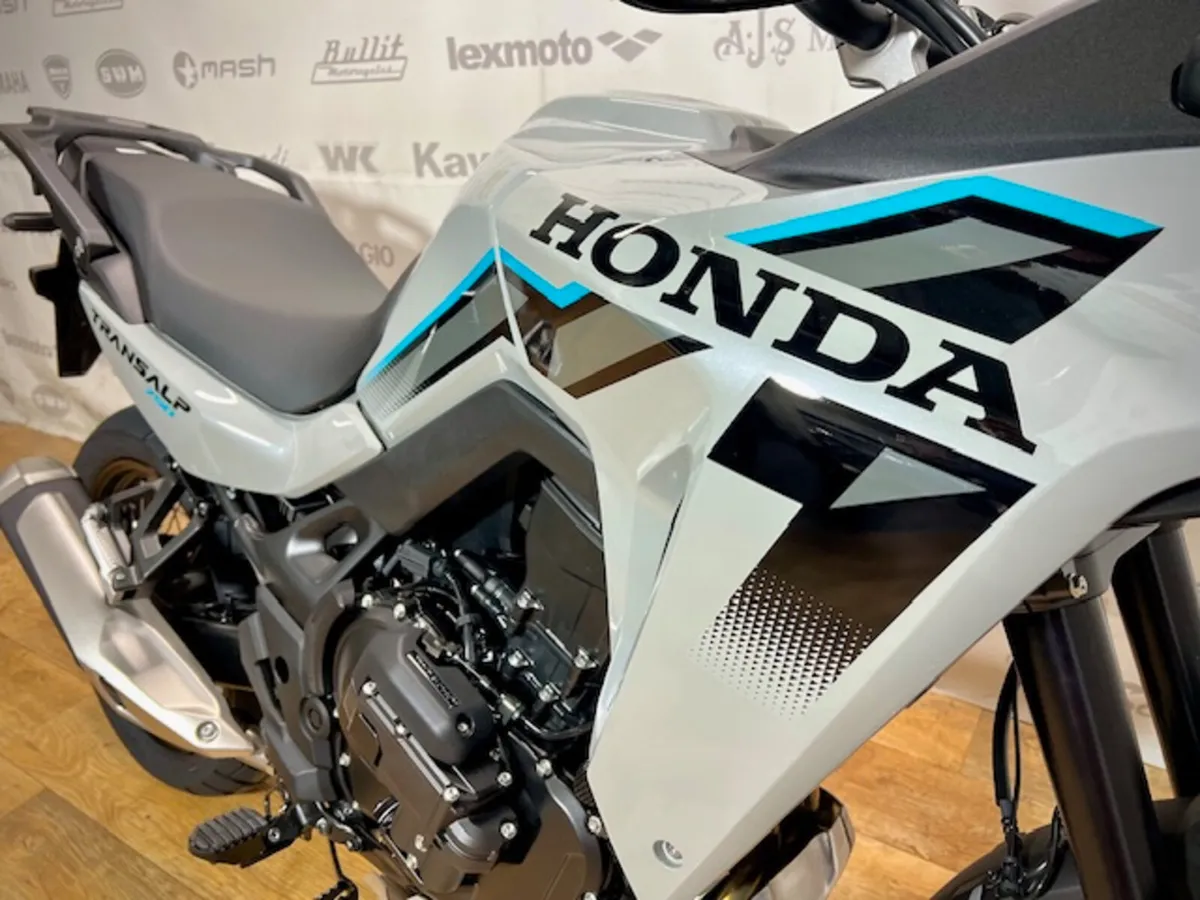 Honda Transalp XL750 E-Clutch - Image 4
