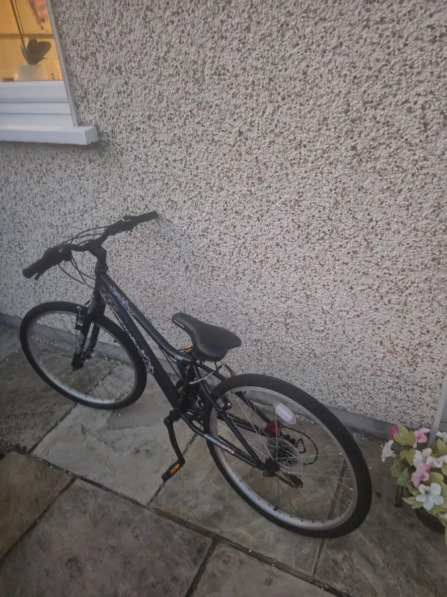 Girls bike for sale - Image 1