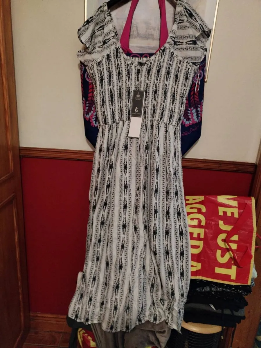 Ladies dresses - Image 2
