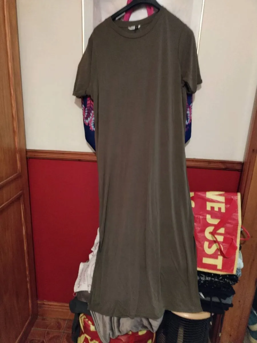 Ladies dresses - Image 4