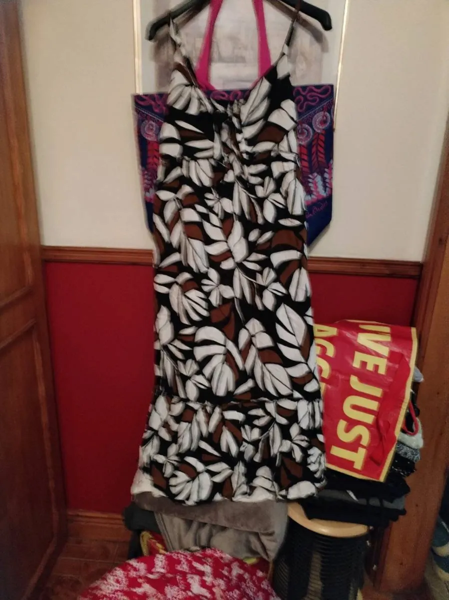 Ladies dresses - Image 3