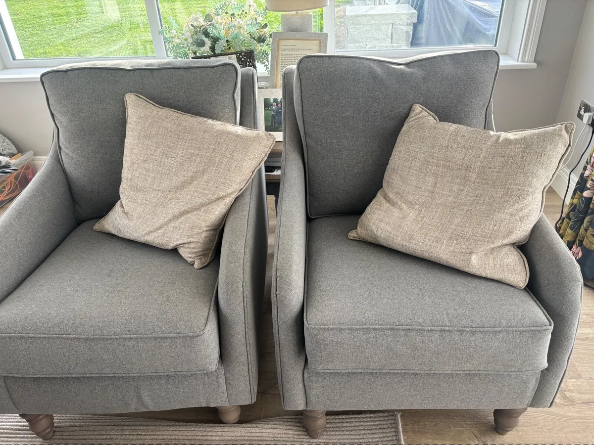 Couch and chairs - Image 1