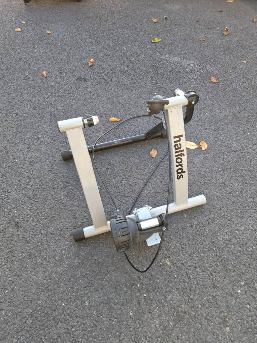 Indoor bike trainer - Image 1