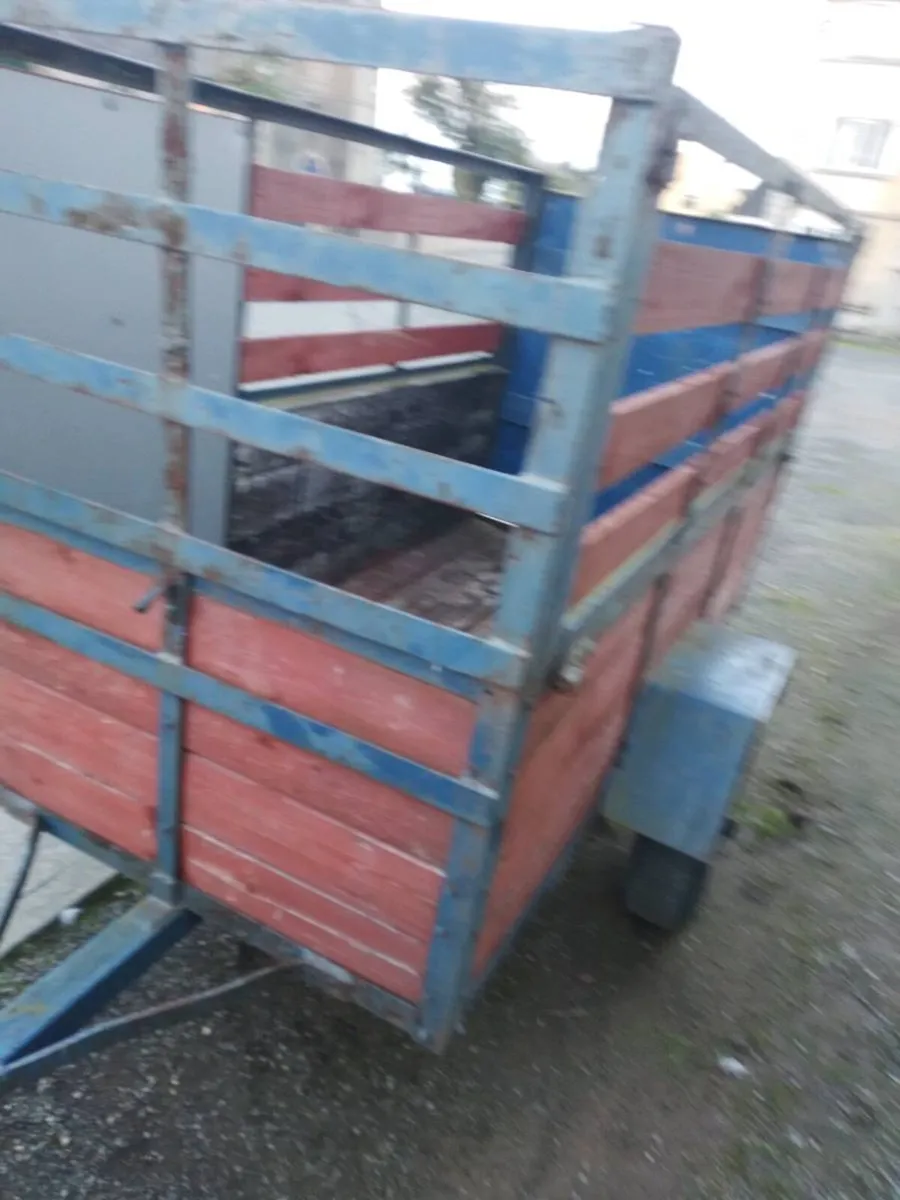 Trailer - Image 1