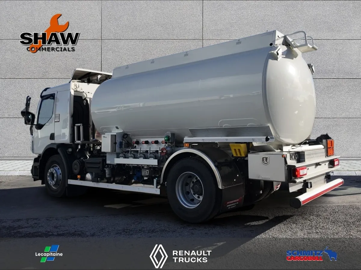 Renault D wide 18T Oil Lorry  Global cab in white - Image 4