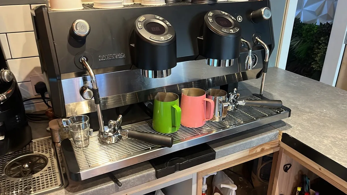 Coffee shop equipment - Image 1