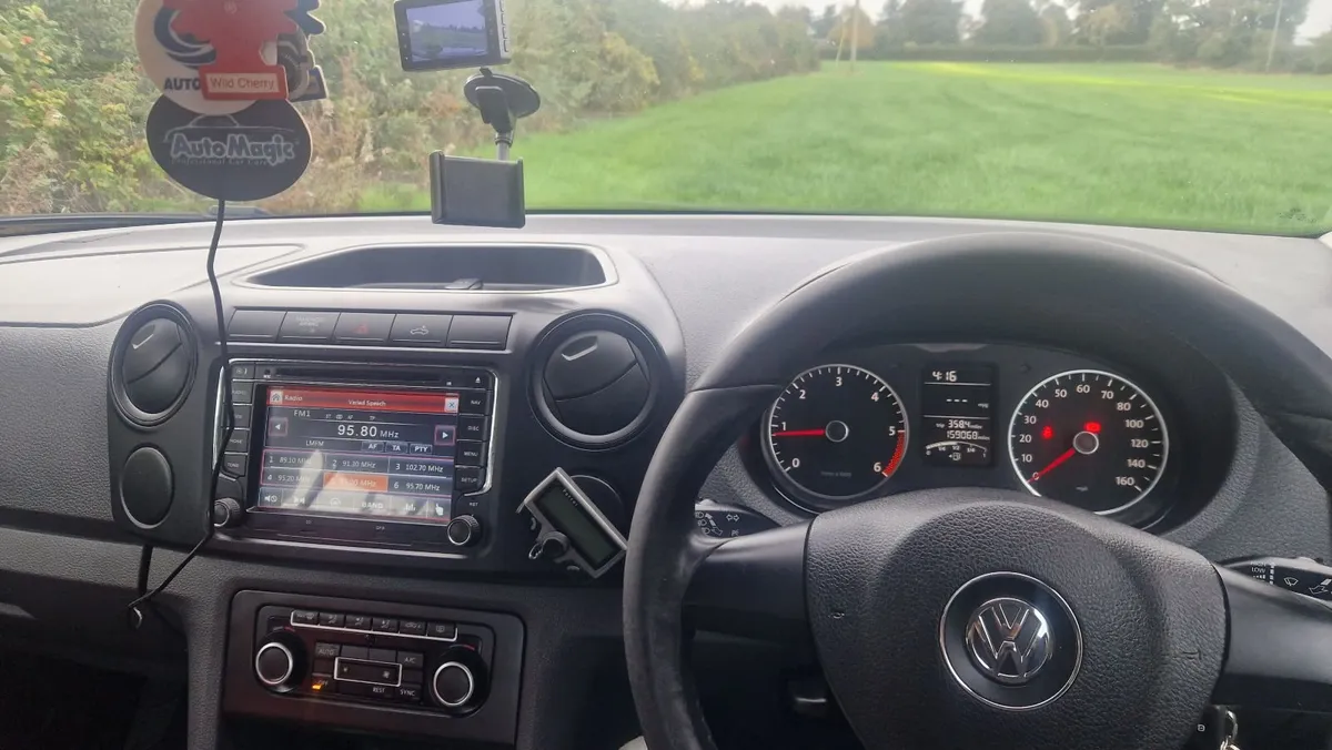 Volkswagen Amarok Trendline 2.0LTdi 180 hp No Vat - Image 2