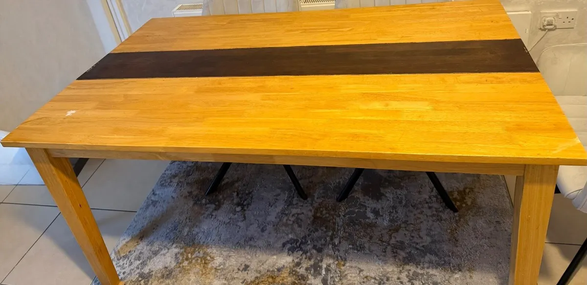 Dining table - Image 1