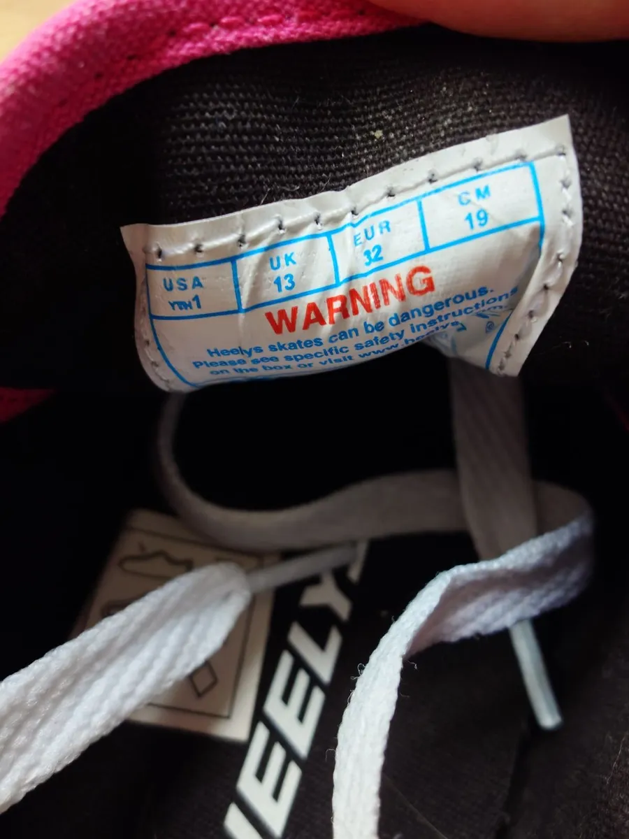 Heely skates size  uk 13  / eu 32 - Image 3