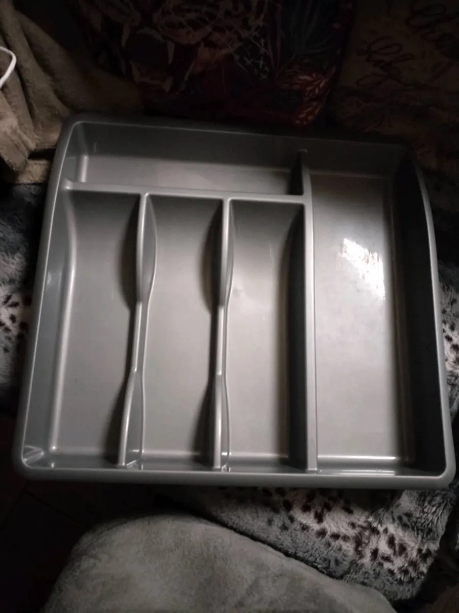 Nordic body Sculpt and kitchen cutlery tray - Image 3