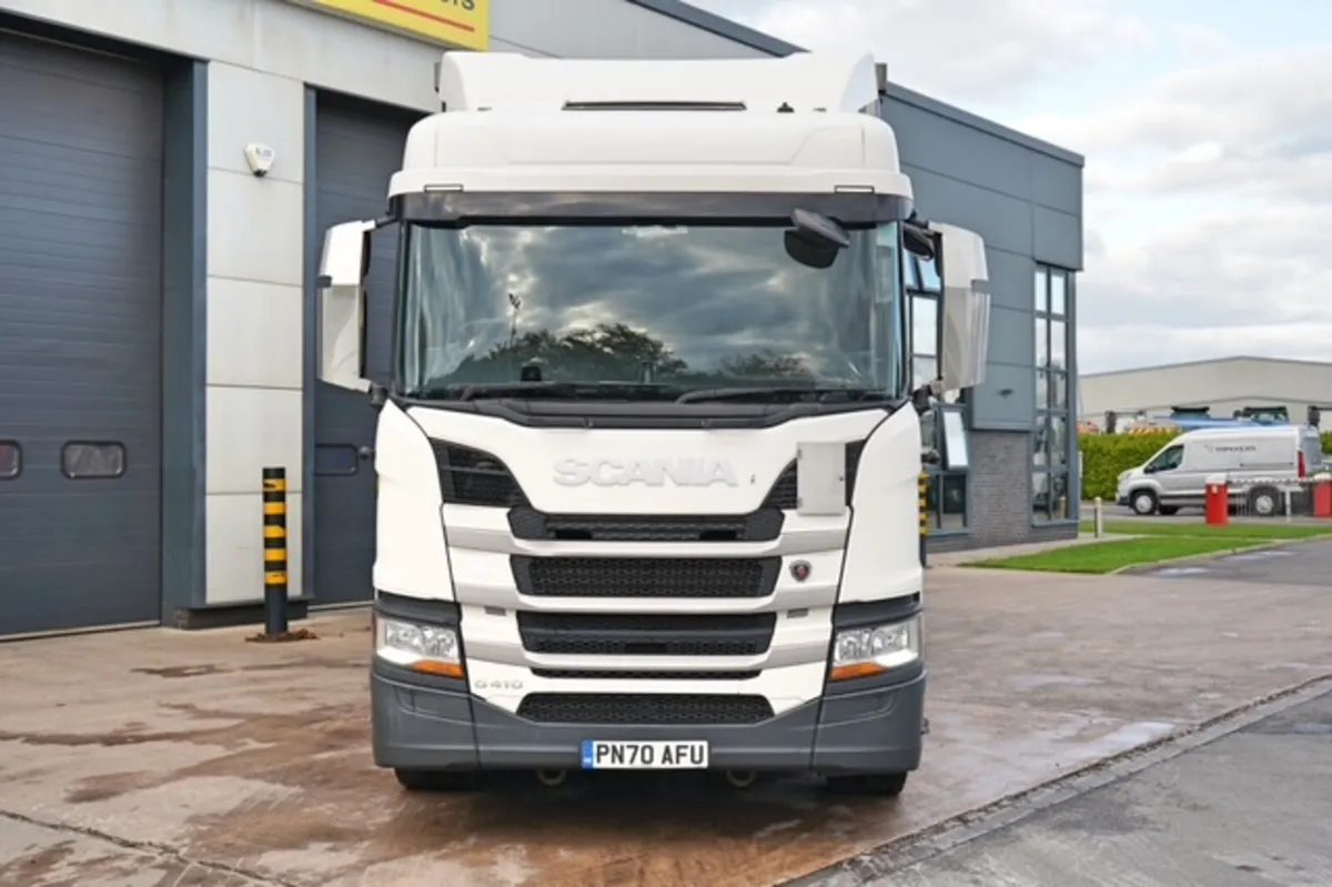 2021 SCANIA G410 8X2 CURTAIN SIDER & MOFFETT KIT - Image 2
