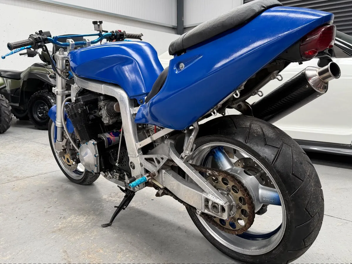 Suzuki 7-12 loads of extras - Image 4