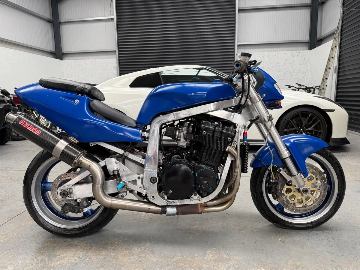 Suzuki 7-12 loads of extras - Image 1