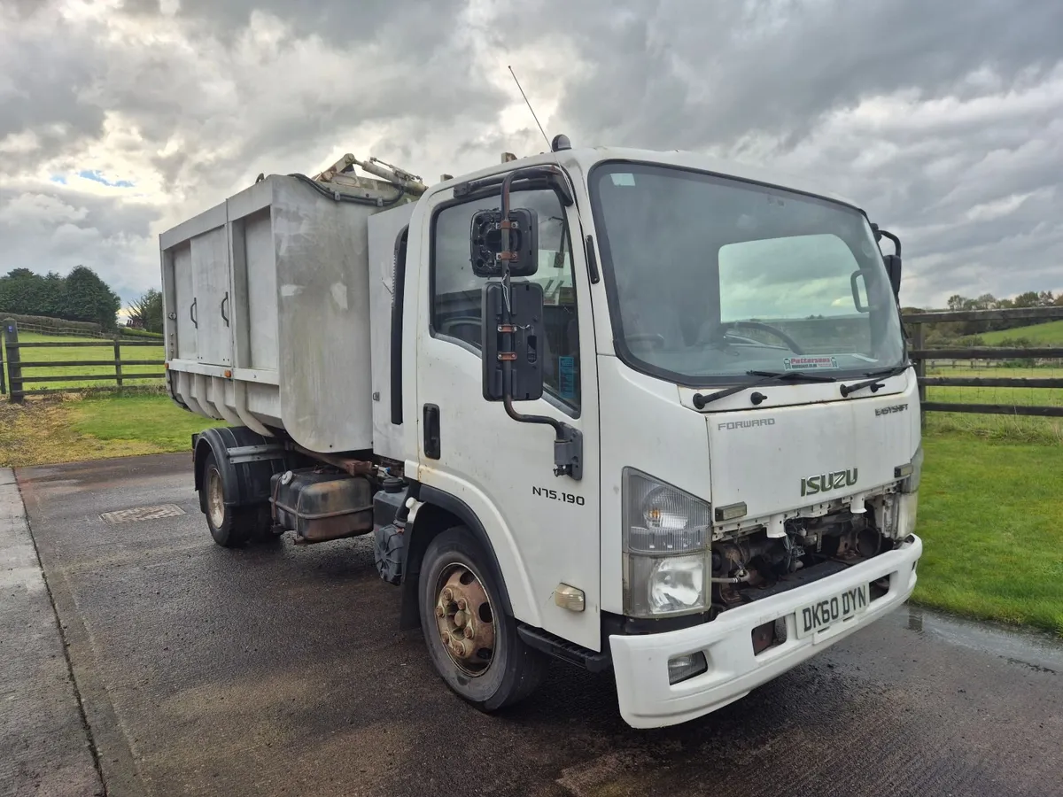 Isuzu Forward 2010 - Image 1