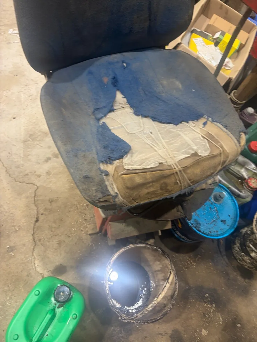 Hitachi 130-3 seat - Image 2